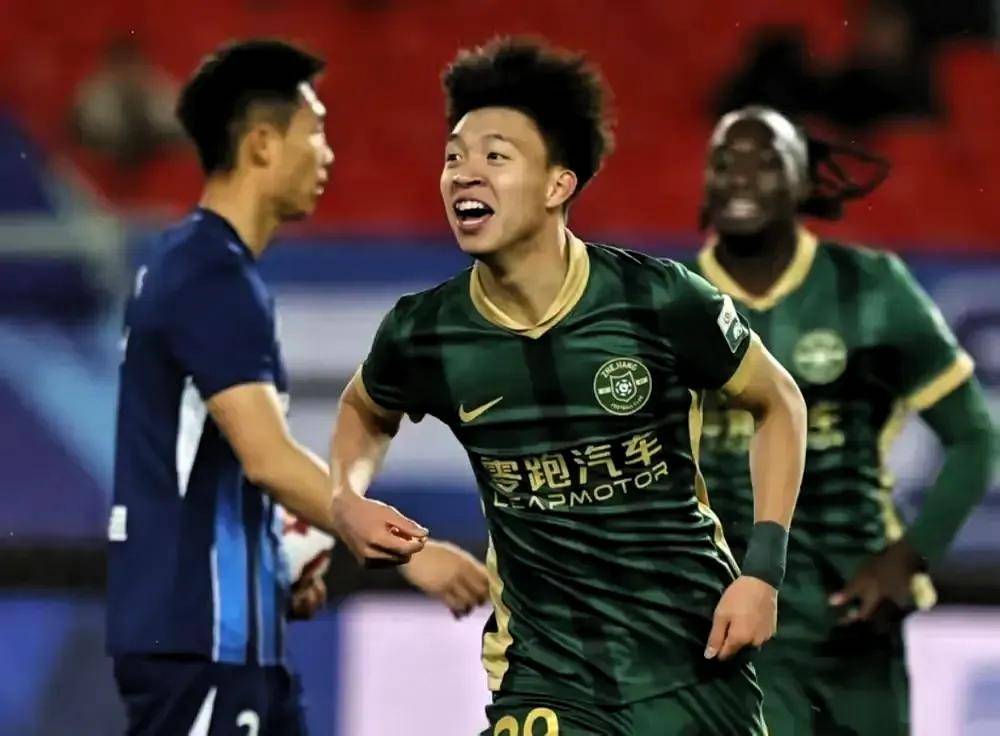 乐天堂-内马尔队友青岛姆巴佩他跟王钰栋争中超5月MVP！(亚马尔pk姆巴佩)
