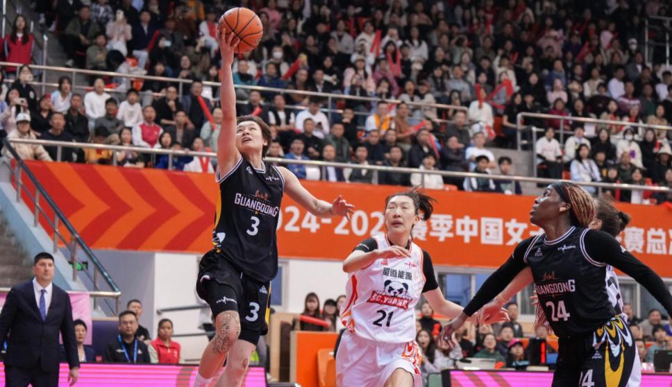 韩旭出战28分钟，投篮13中8得到18分11篮板3助攻1抢断2盖帽(韩旭wnba)