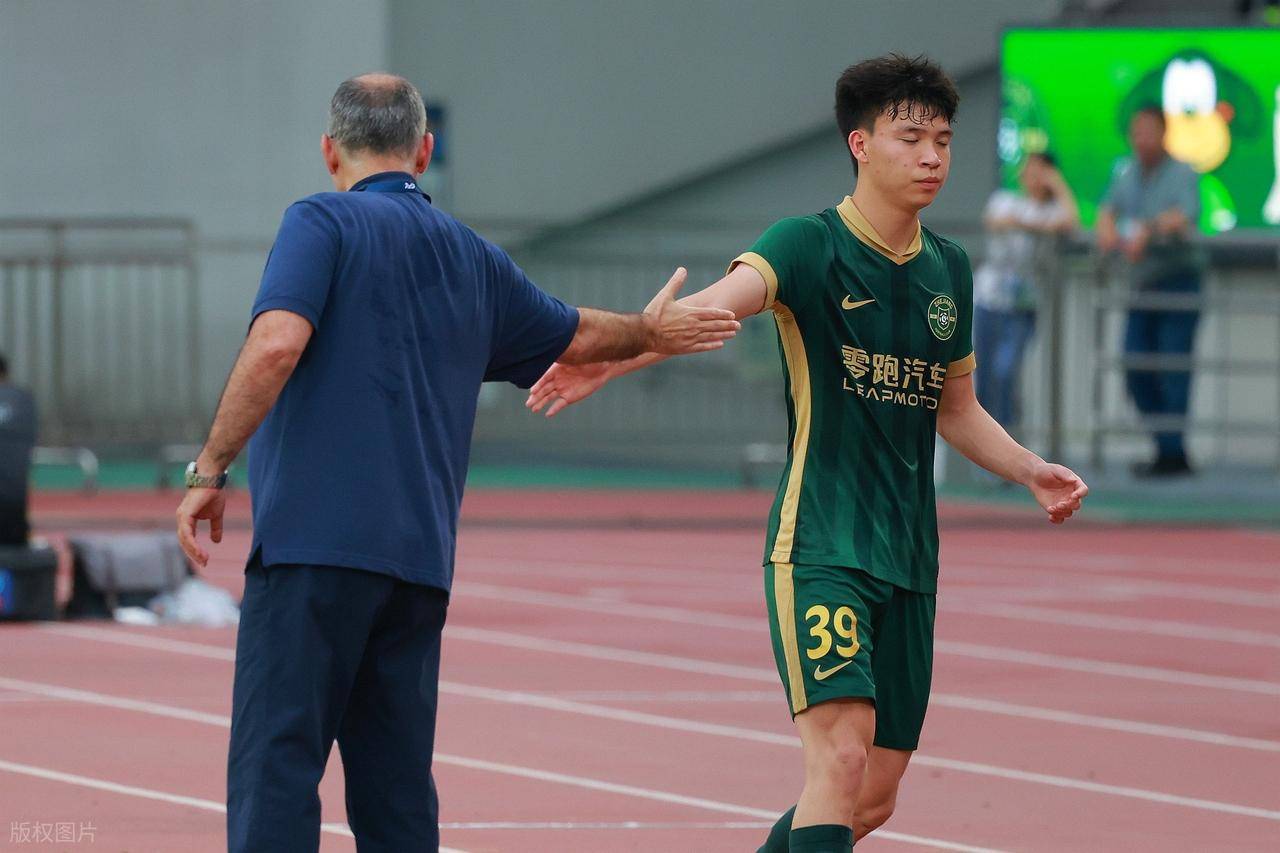 乐天堂-关于中超-米特里策首秀2射1传王钰栋破门伤退浙江3-0完胜海牛的信息