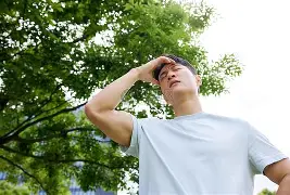 乐天堂-烈日裁决与金鹰特攻在无畏契约中上演巅峰对决，最终完成三杀，现场掌声雷动的简单介绍