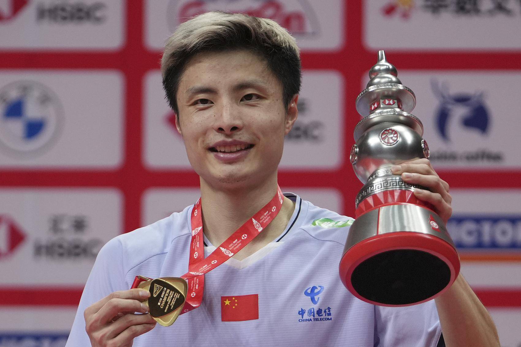 日本羽毛球公开赛：石宇奇2-0横扫夺冠，国羽3冠1亚收官(日本羽毛球比赛)