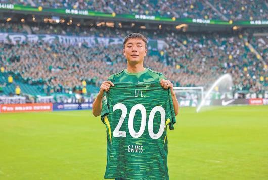 乐天堂-离别之际，33岁国安国脚李磊泪洒工体，或将回归河南队(国安守门员教练李雷雷)