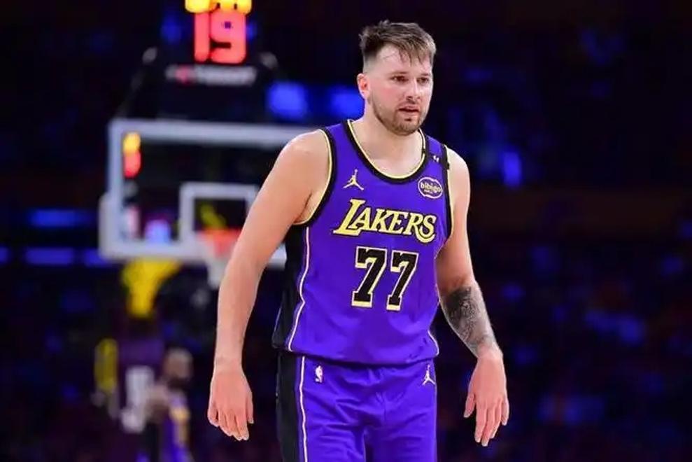 乐天堂-关于东契奇期待未来携手“紫金军团”夺冠，NBA湖人队即将进入新时代的信息