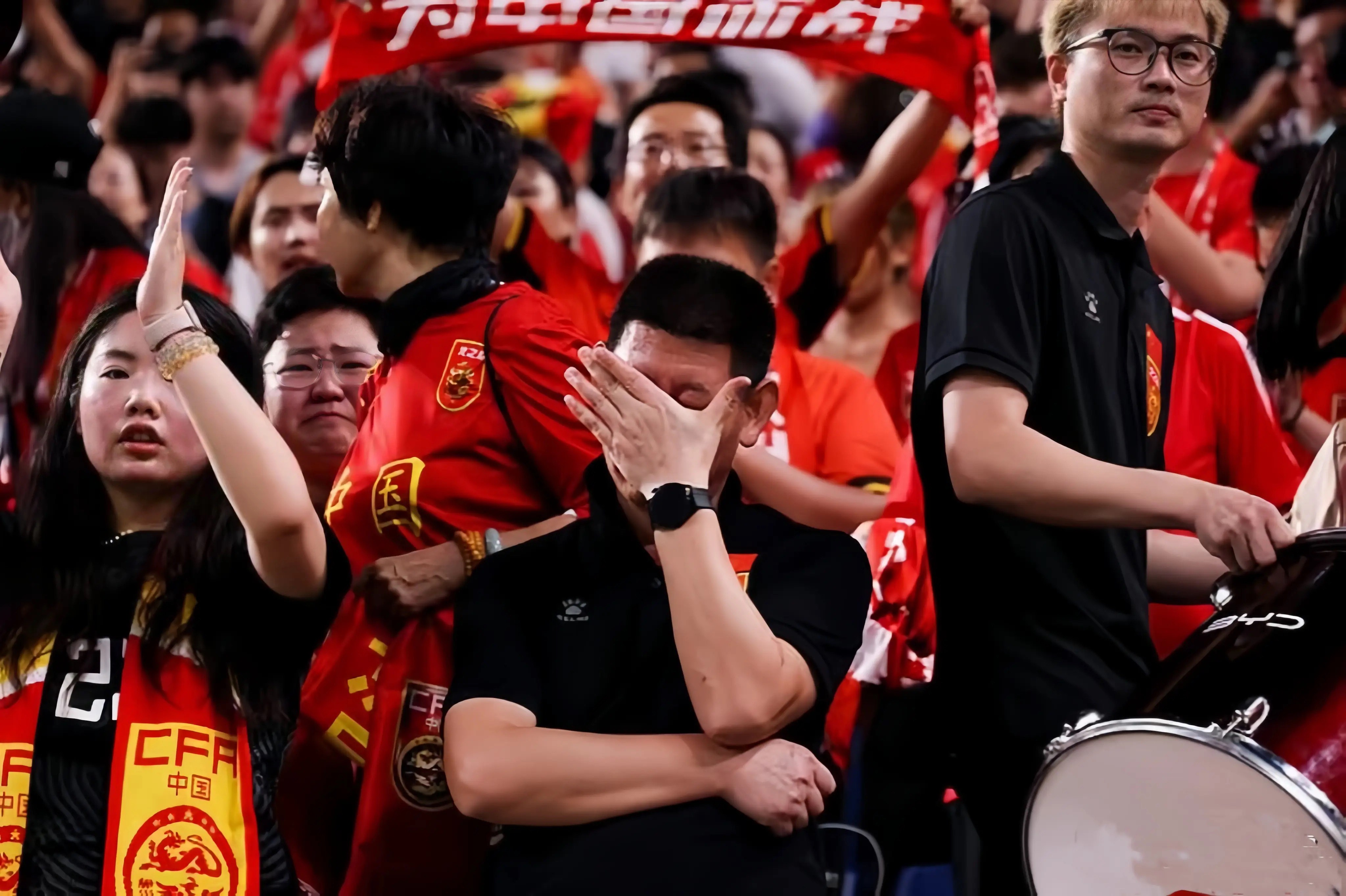 包含讽刺！国足再次出局仅一个月，比亚迪火速进京给宋凯送上7500万