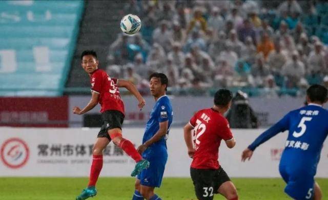 乐天堂-关于足球热潮席卷，球迷捧场热情高涨的信息